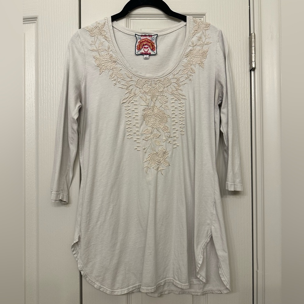 Johnny Was Crème Embroidered Top, Size Small